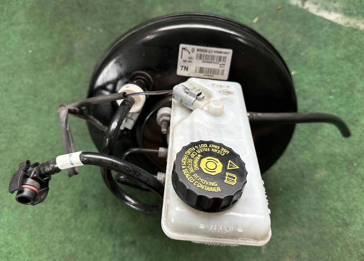 Renault 472100123R Servo Freno Usato