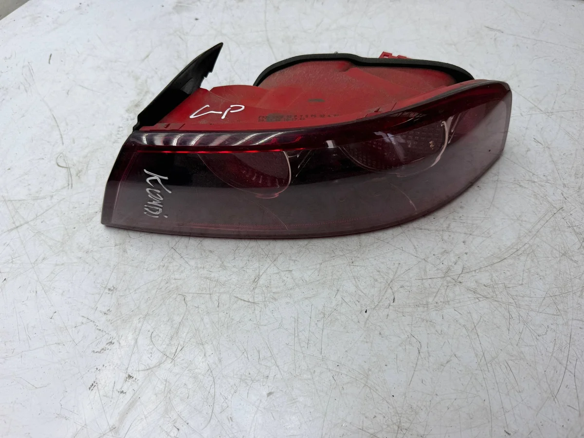 Baklykta höger Alfa Romeo 159 kombi KOR3813