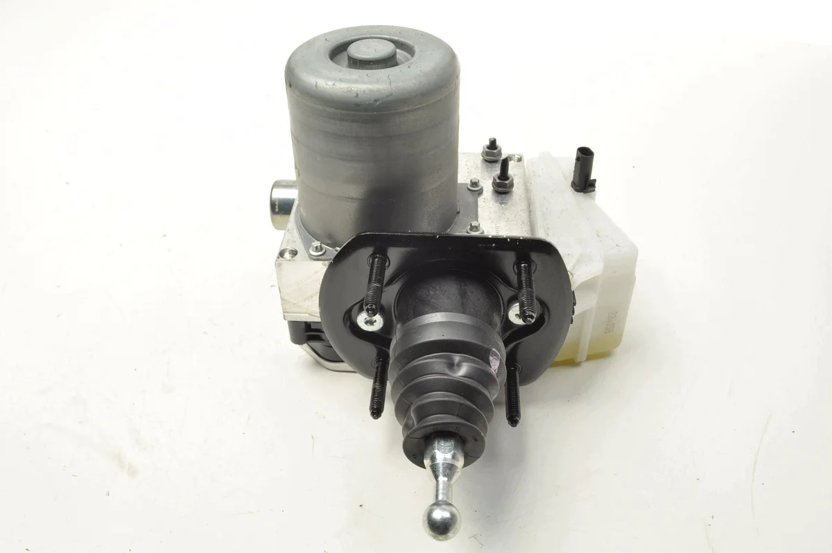 Servo MG 3 III 1.5 16V Hybrid+ 194KM image 3
