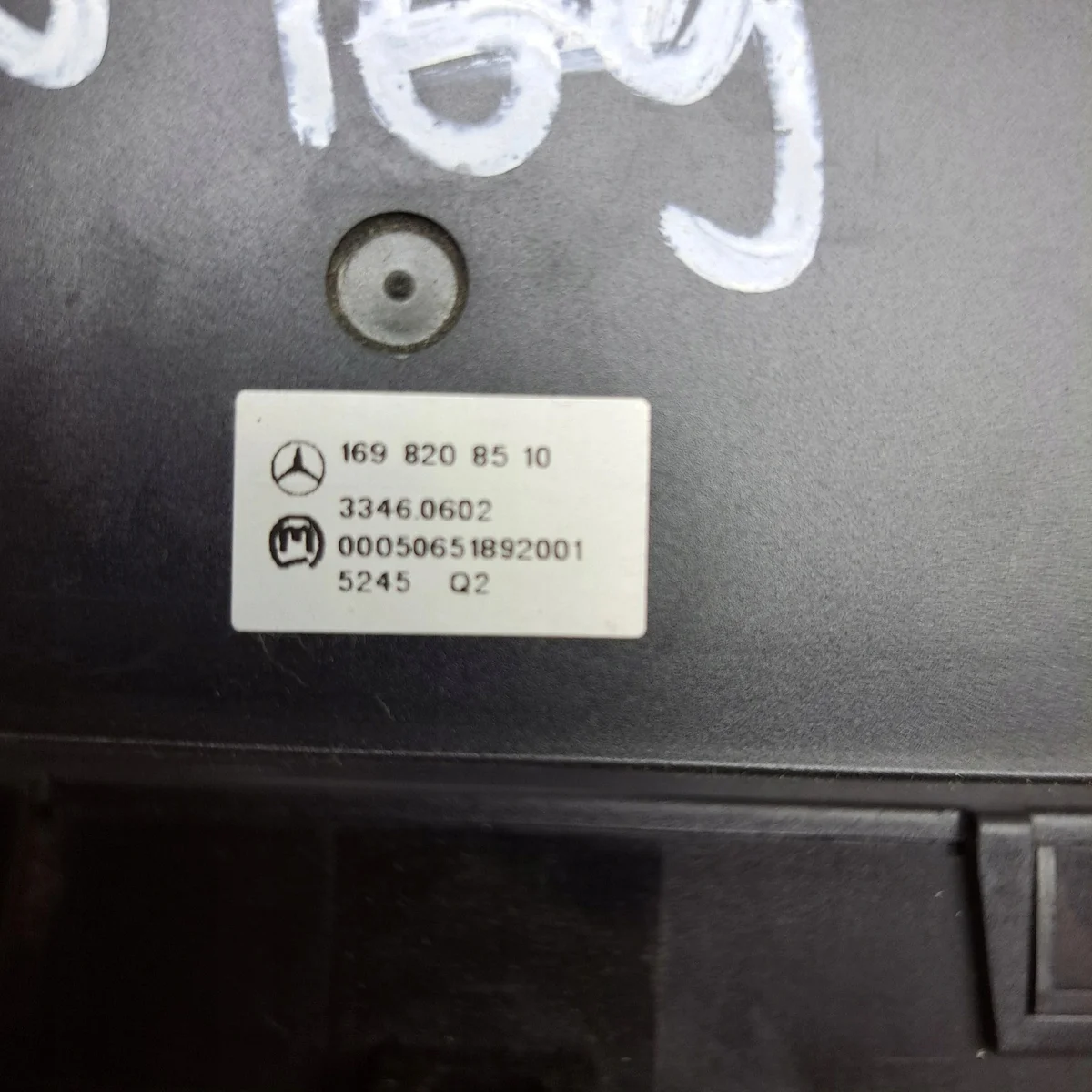 Mercedes A-sarja W169 istuinlämmittimen kytkin image 3