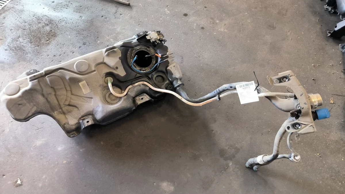 Réservoir carburant Skoda Octavia IV 5WA201021LQ