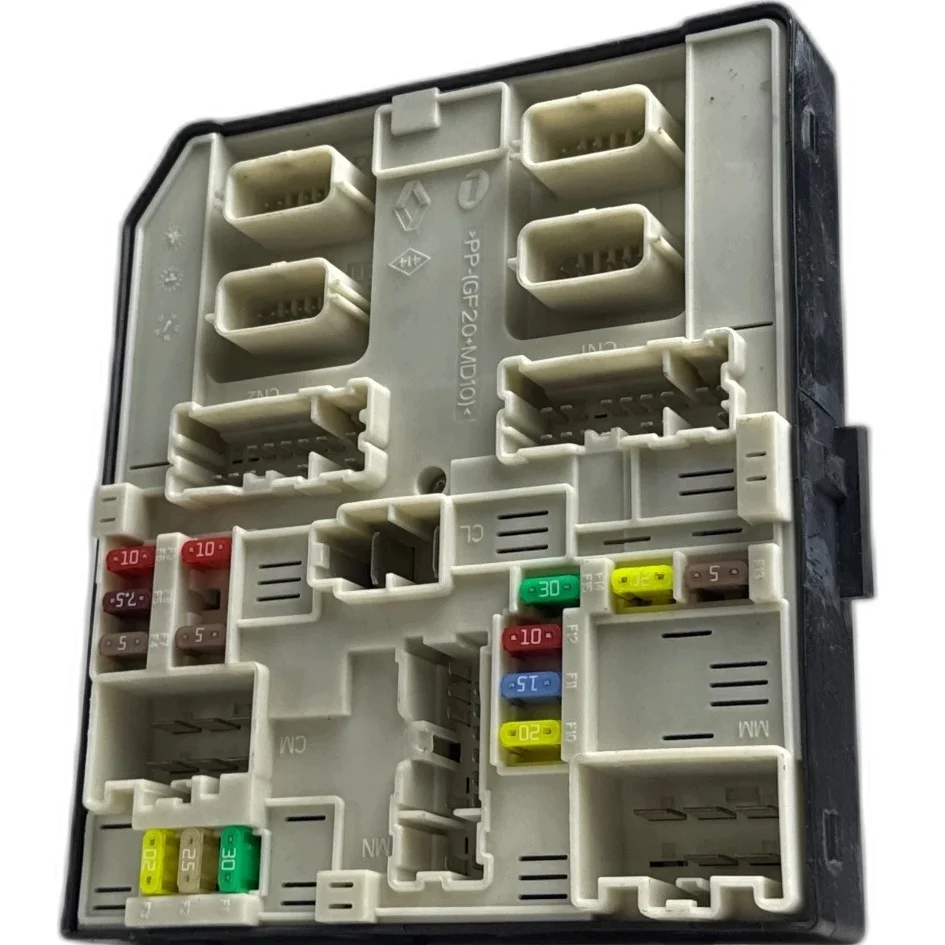Boîtier fusible Renault Master III 284B69681R