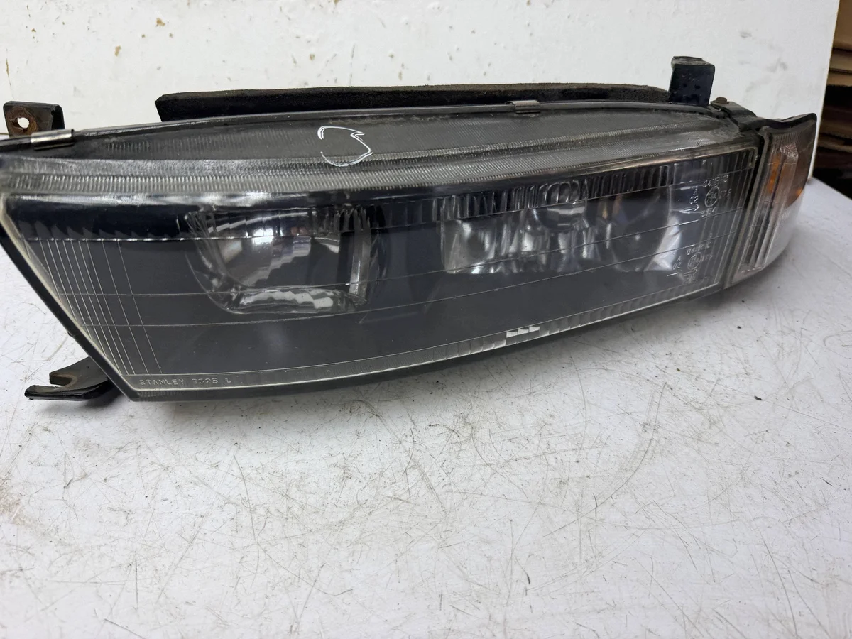 Scheinwerfer links Mitsubishi Galant VII KOR3819 image 4