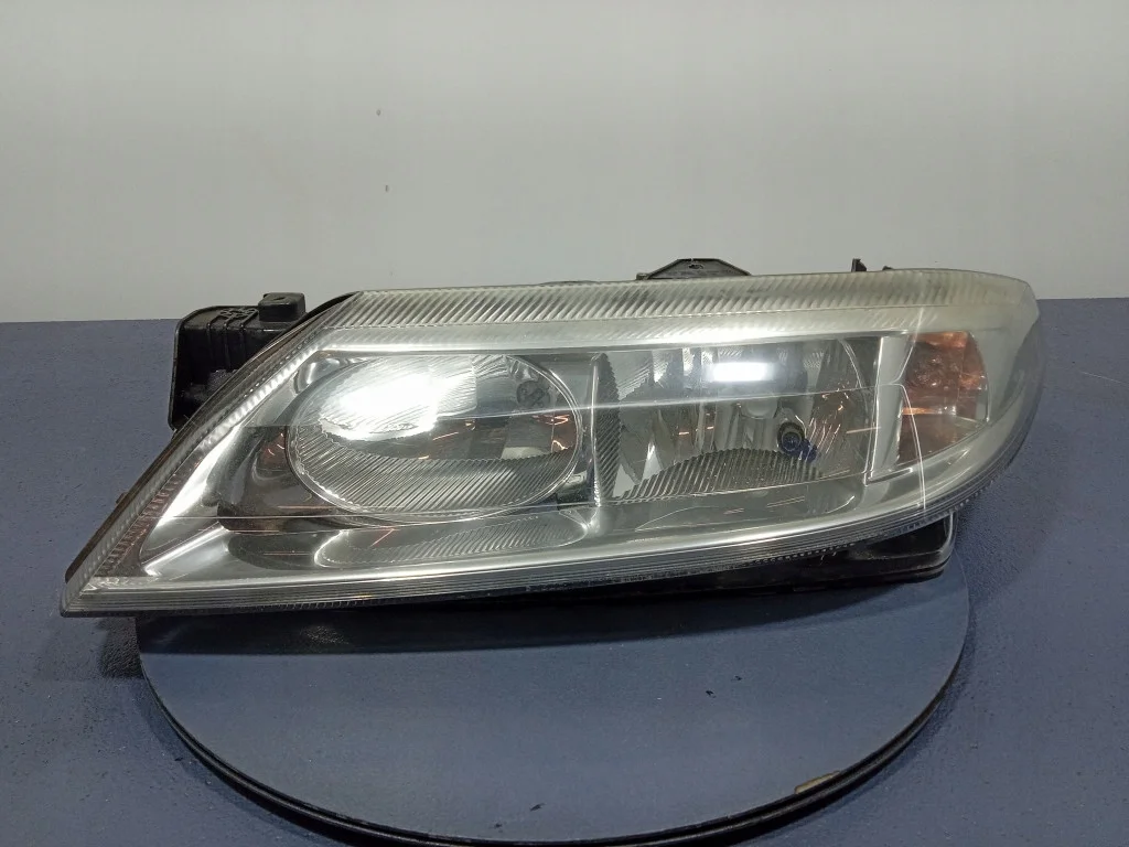 Renault Laguna II ajovaloumpio vasen H7