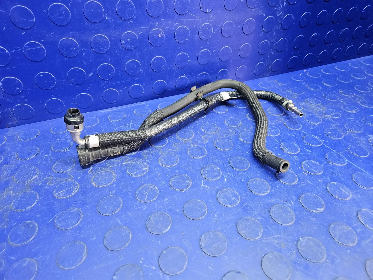 Audi A3 8Y Kraftstoffleitung 5WA133987C gebraucht image 3