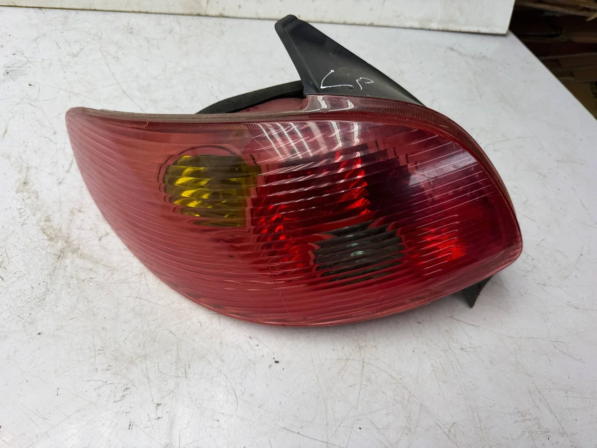 Baklykta Vänster Peugeot 206 KOR3820
