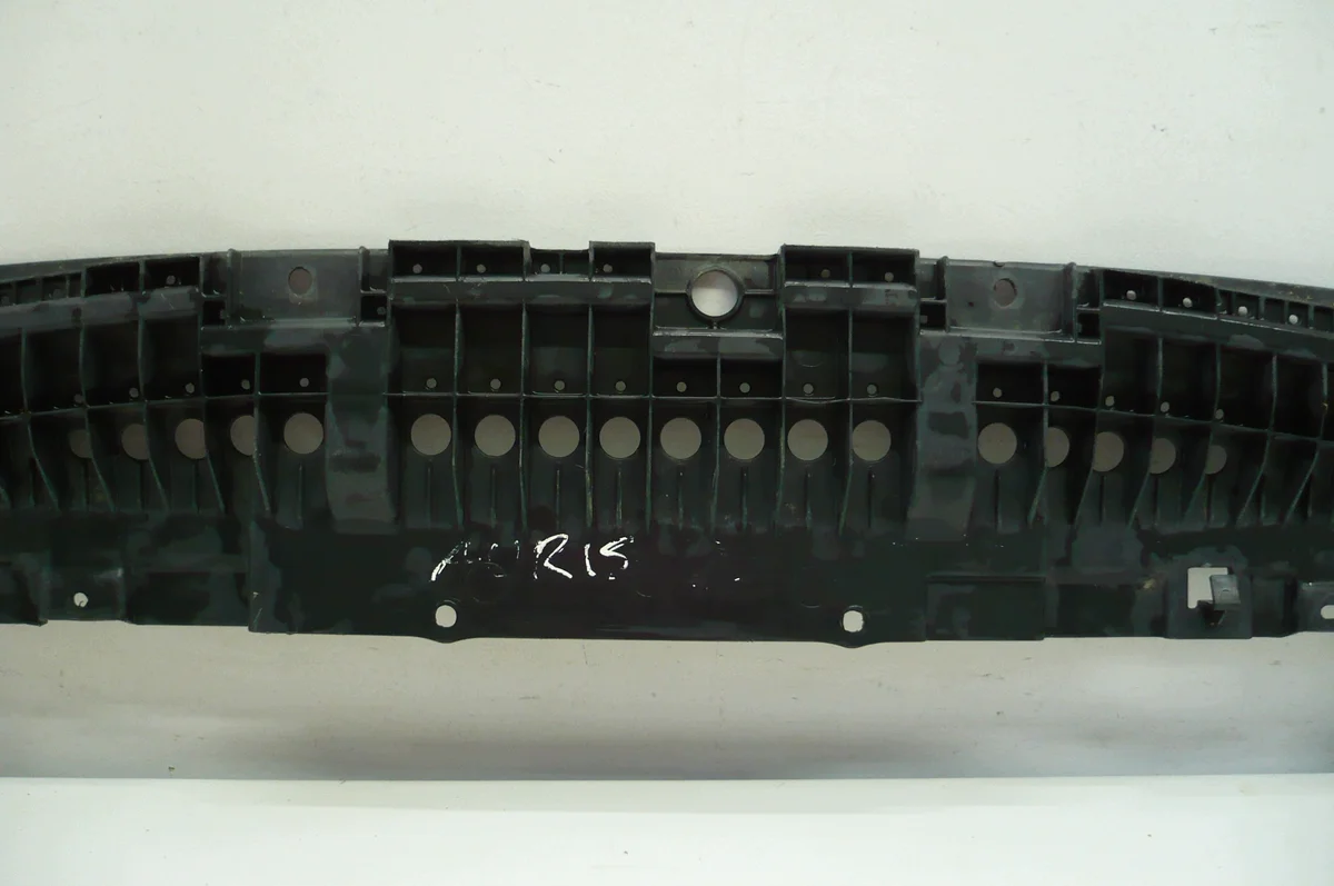 Toyota Auris I 09-12 Unterfahrschutz vorne image 3