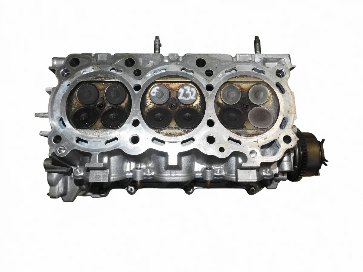 Nissan 370Z 3.7 V6 sylinterikansi REY05L
