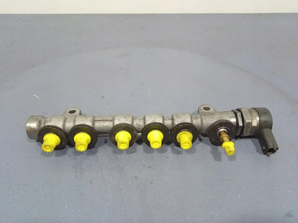 Infiniti FX QX70 3.0D Injector Rail A-889707-0445216033