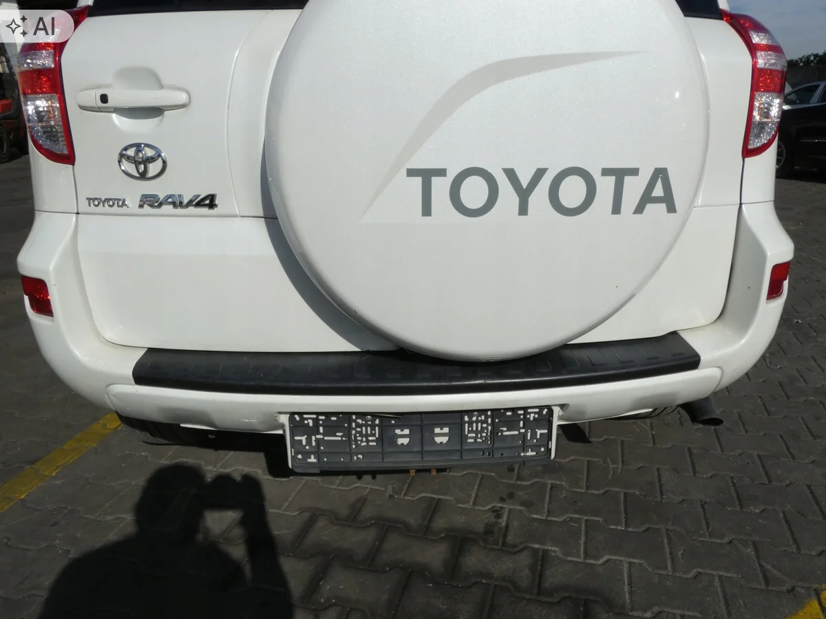 Toyota RAV4 III Karossdelar Bak Använd image 3