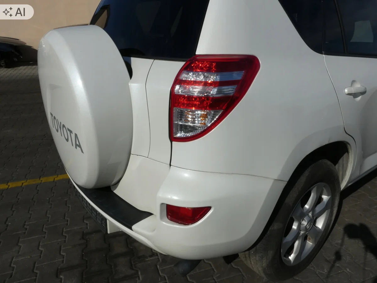 Toyota RAV4 III Karossdelar Bak Använd image 4