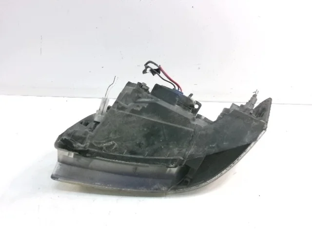 Mazda MPV II LW Right Headlight P2019R image 3