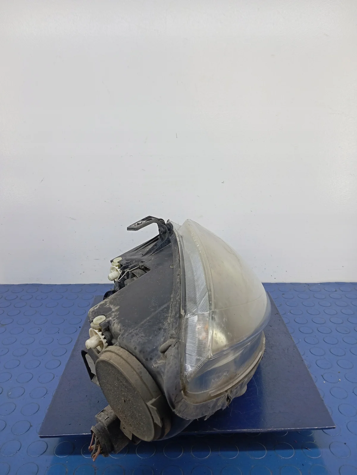 Seat Altea Front Headlight Right Used image 4