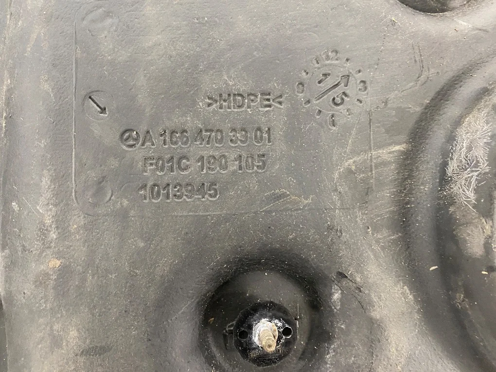 M-Class W166 AdBlue Tank A1664707201 image 4