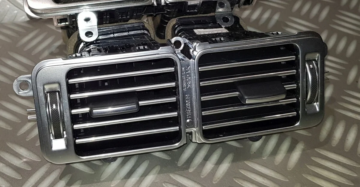 Range Rover Vogue L405 Grille Tunnel Arrière image 4