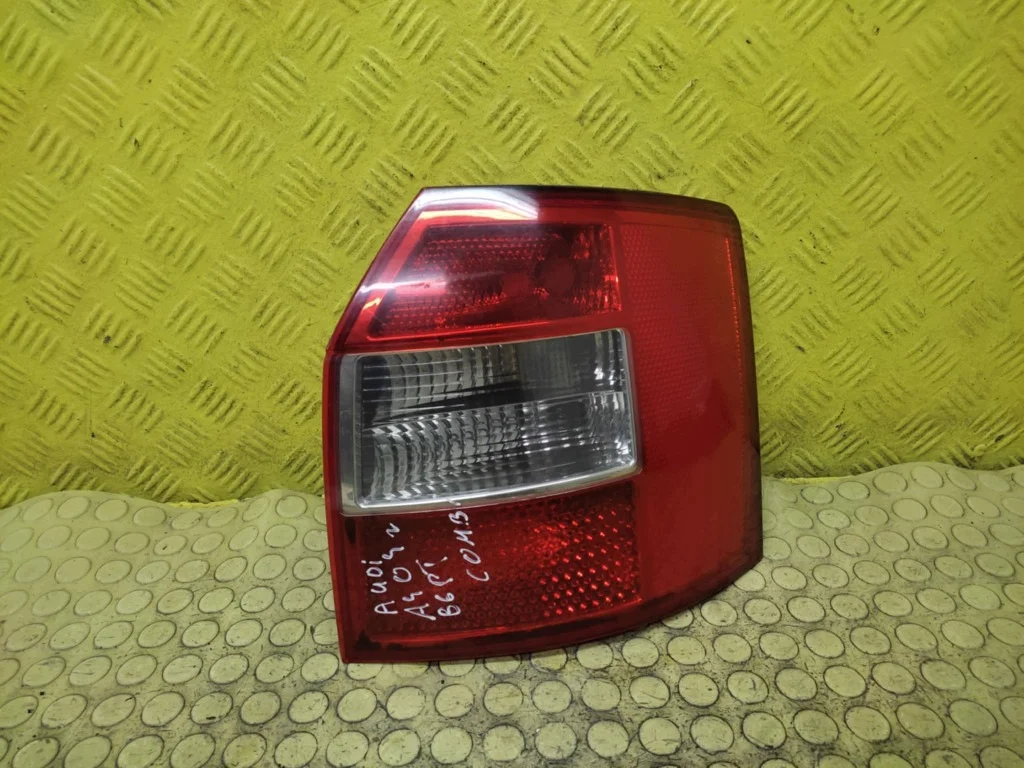 Audi A4 B6 Kombi Tail Light Right Used
