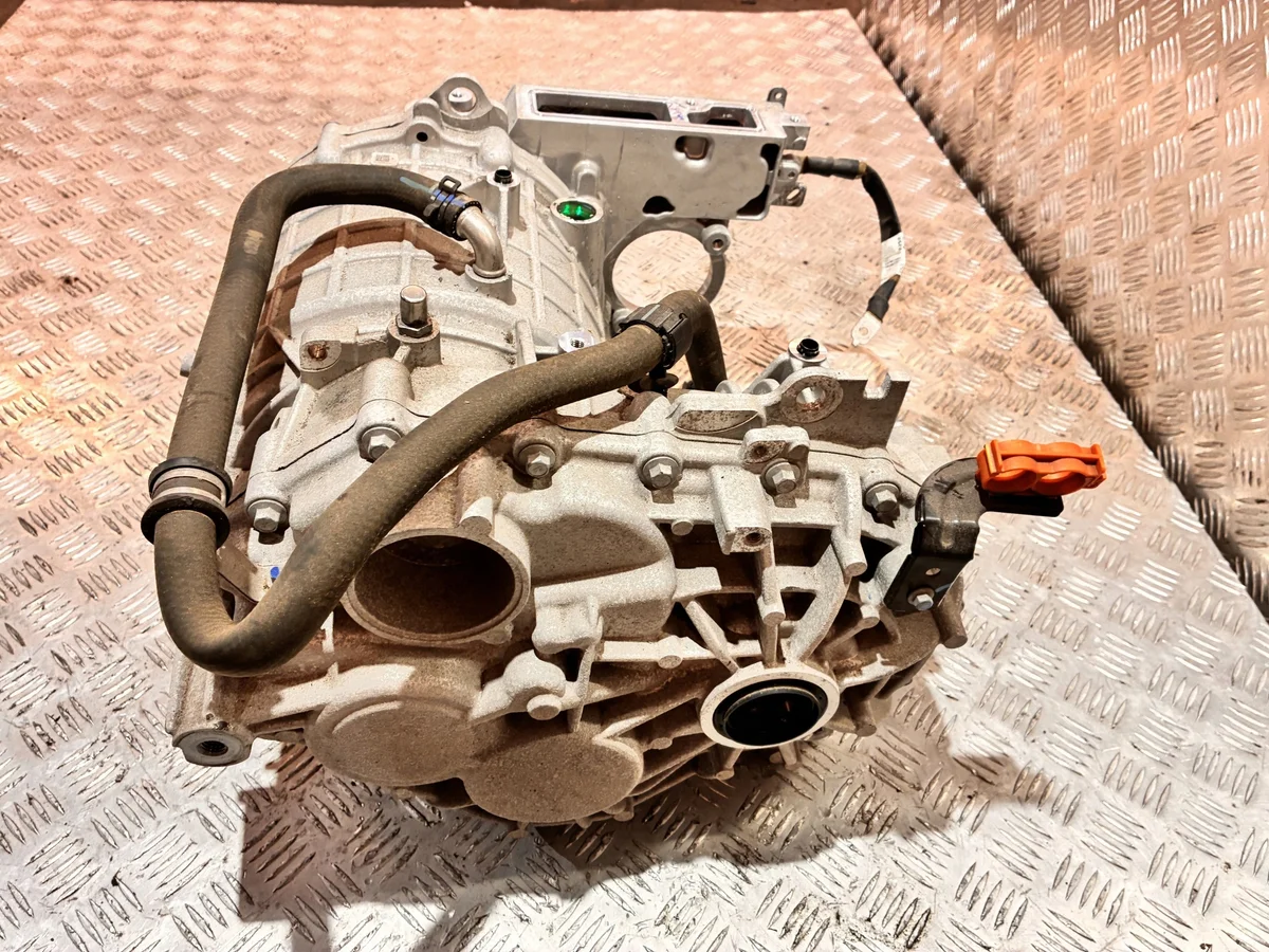 Volvo EX30 Elektrische Motor E400V18
