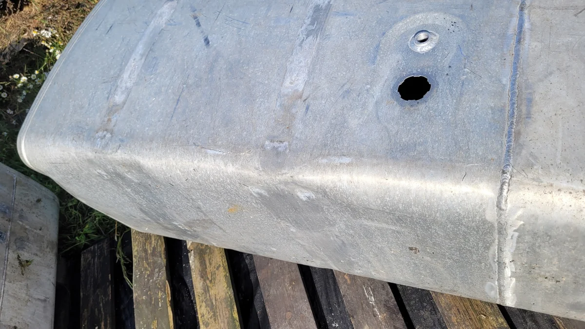 Scania Kraftstofftank 700L 1517309 Gebraucht image 7