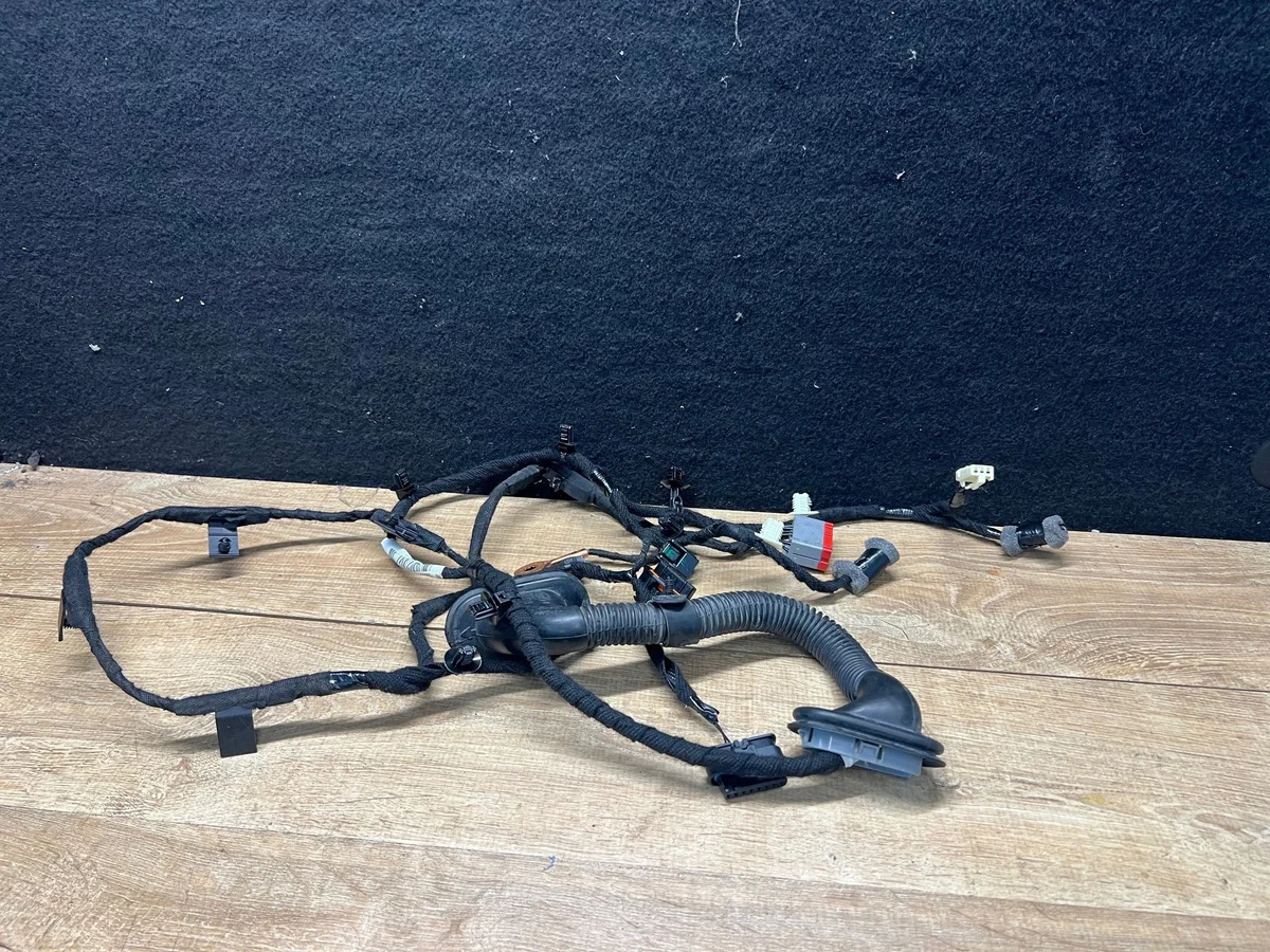 Land Rover Defender Bagagerumskabel L8B214603GC