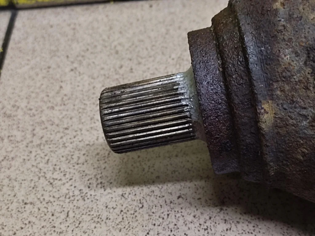 VW Passat B6 Antriebswelle Links Vorne image 4