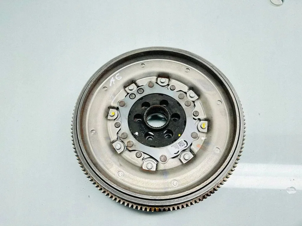 Volant moteur Cupra 05E105266AB 1.5L Hybride