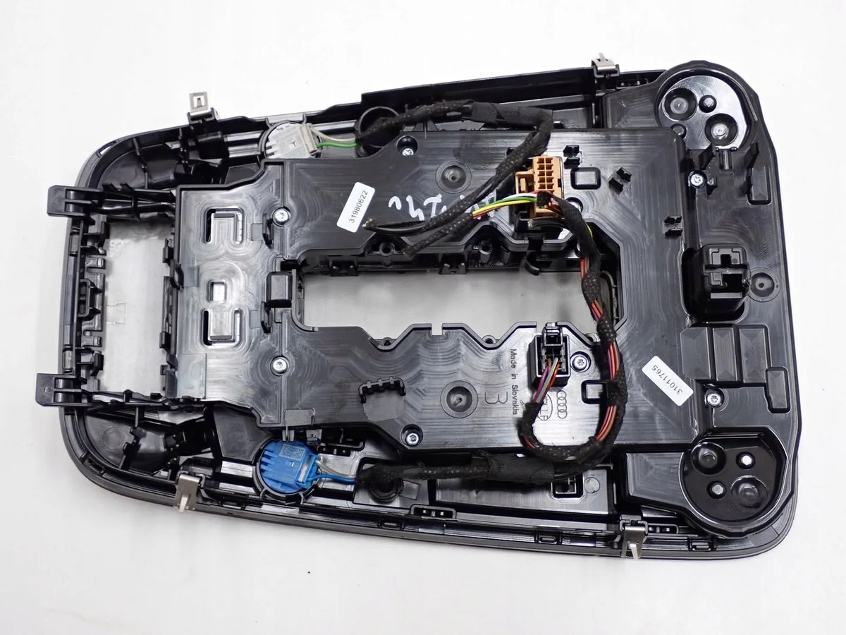 Innenleuchte Audi A4 B9 4K0947135AE gebraucht thumbnail 3
