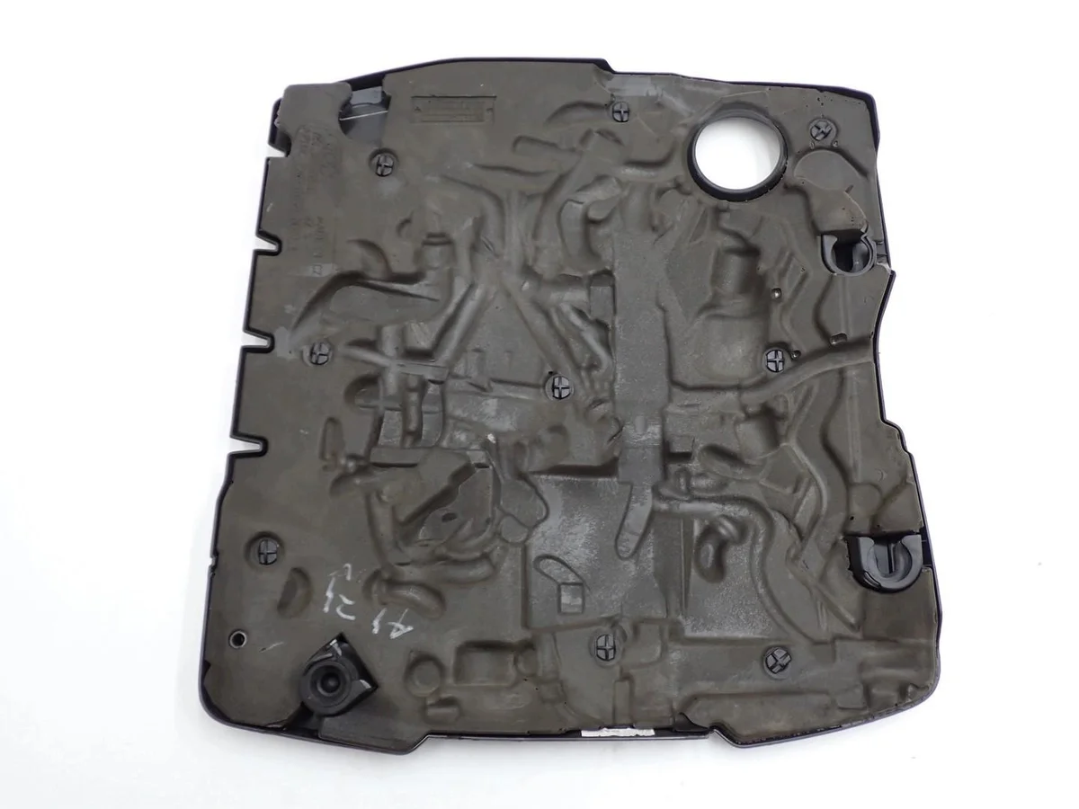 Abdeckung Motorhaube Audi A4 B9 2.0 TDI thumbnail 1
