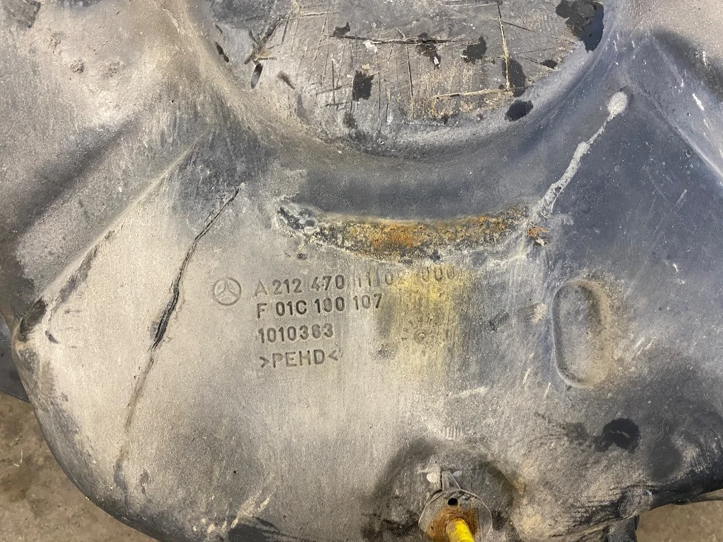 AdBlue Tank E-Klasse S212 (2013) image 3