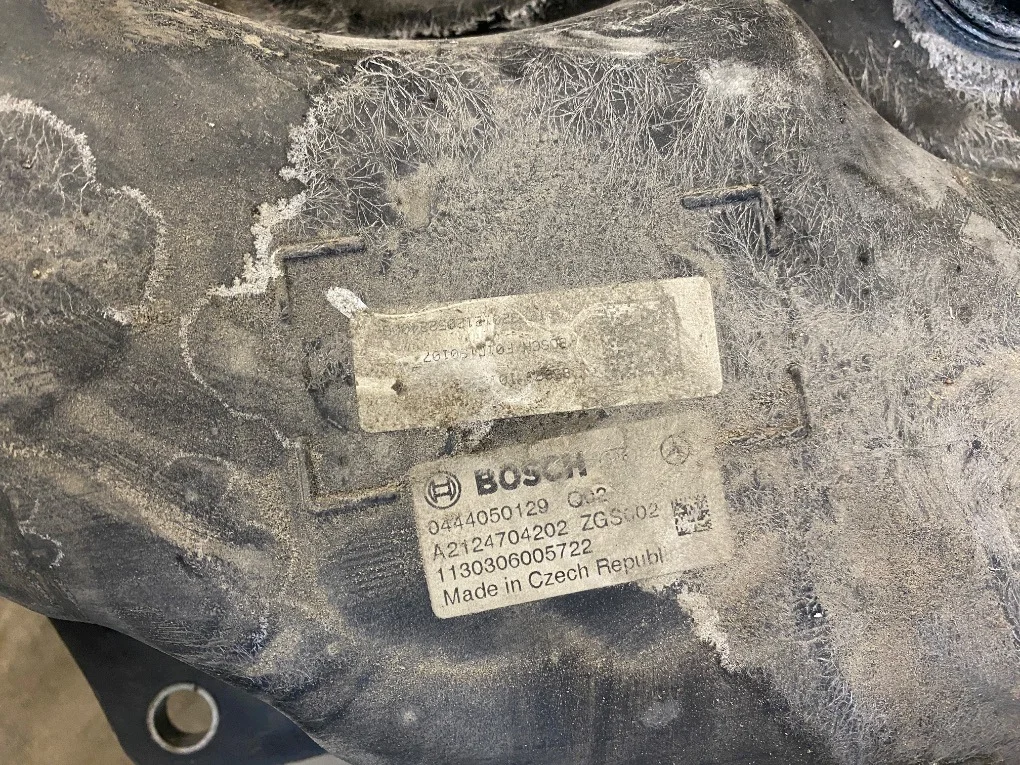AdBlue Tank E-Klasse S212 (2013) image 4