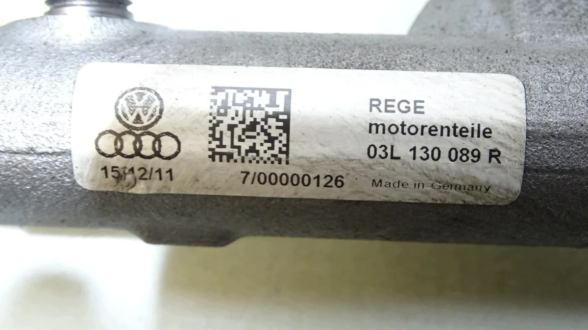 Audi A1 1.6TDI rampe d'injection 03L906054A image 6