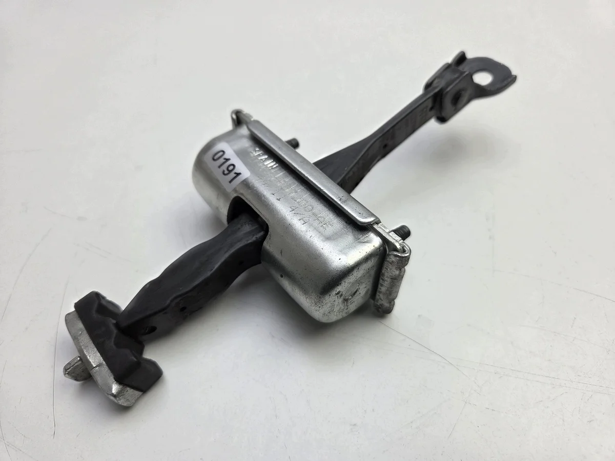 Limiteur de porte arrière droit Ford Mondeo MK5