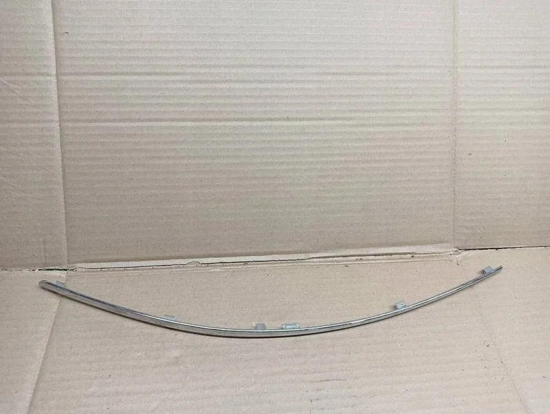 MERCEDES W246 kromilista etu oikea A2468850521