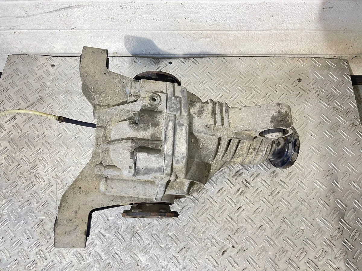 VW Touareg I Differential hinten 0AB525015Q