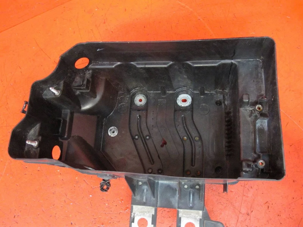 Renault Clio 5 V B7 19- Akku Halterung 648945022R image 3