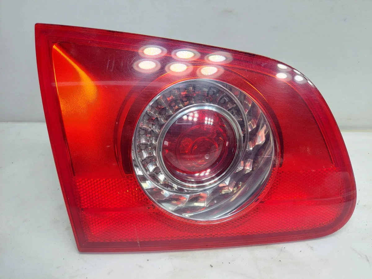 Lanterna Traseira Esquerda Passat B6 Kombi