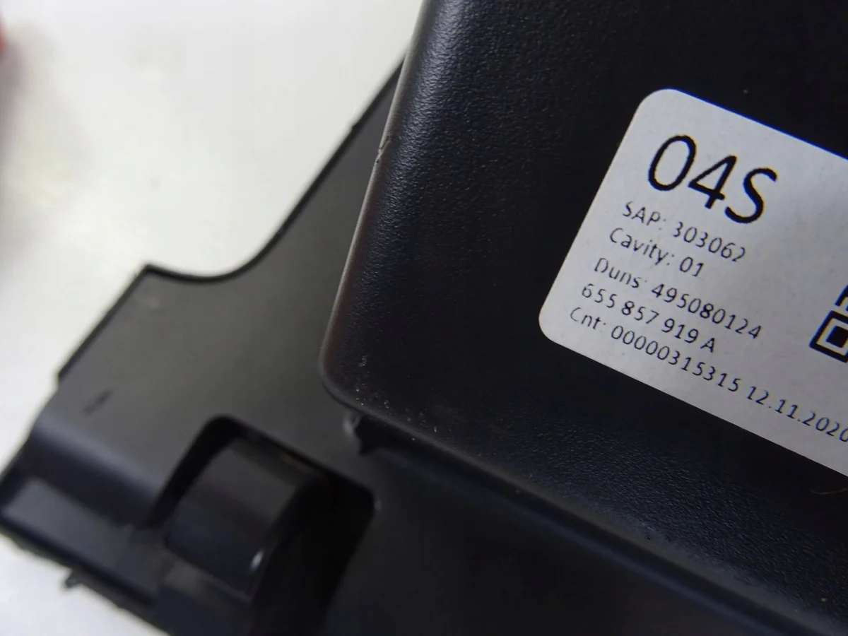 Skoda Kamiq Dashboard Console Shelf Used image 8