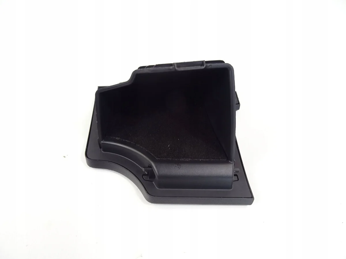 Skoda Kamiq Dashboard Console Shelf Used image 9