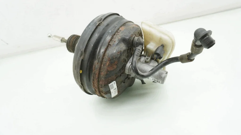 Audi A6 C6 Servo Remmen Pomp 4F0612105G image 3
