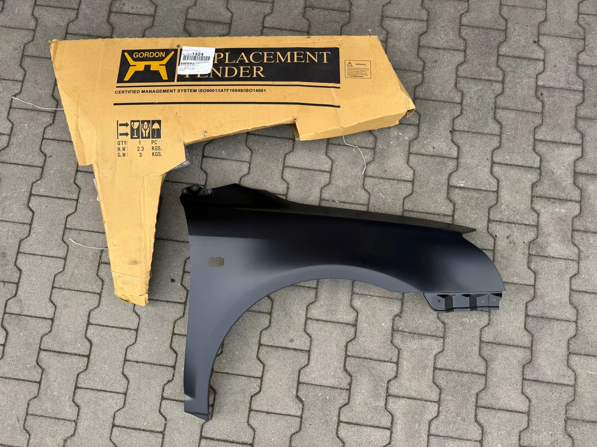 Voorste rechter spatbord Toyota Avensis T25