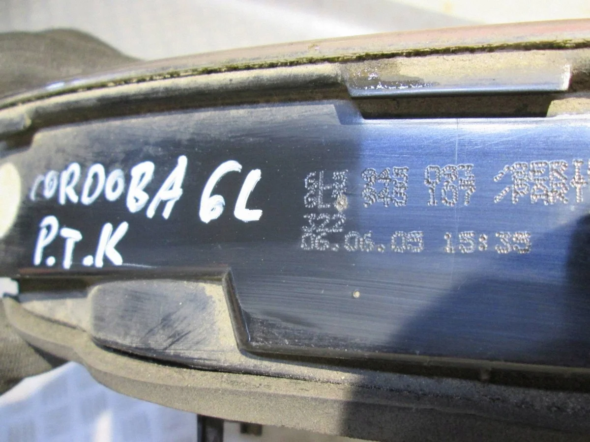 Seat Cordoba II Rückleuchte Links Klappe 6L5945093 image 4