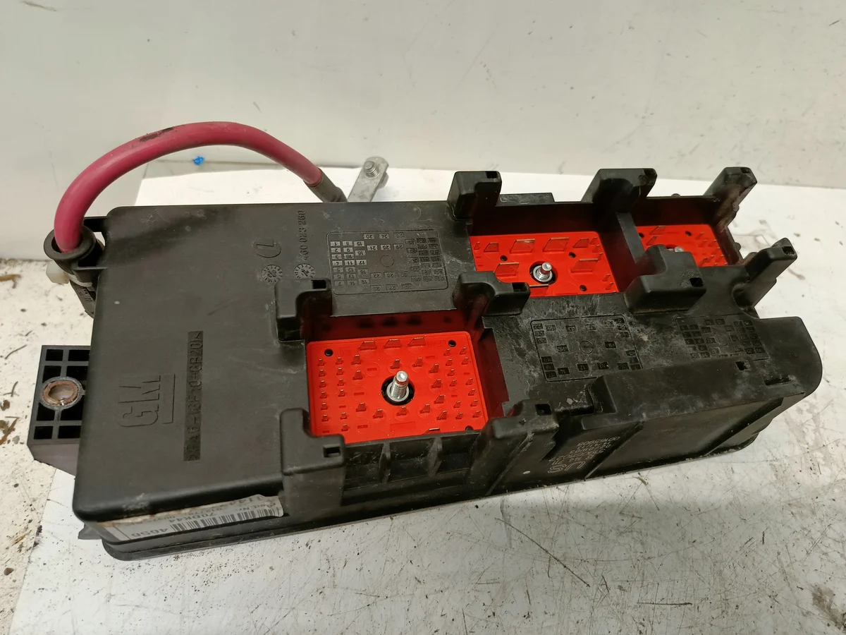 Módulo BSI Opel Vectra 13144711 00 image 3
