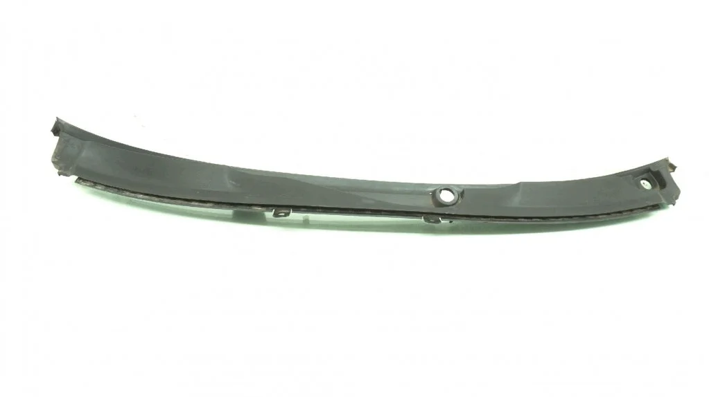 Audi A6 C6 vindavvisare 4F181940B