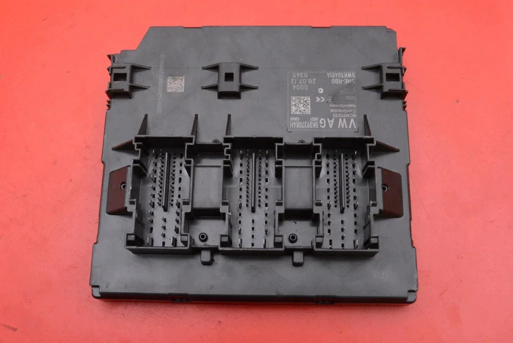 Módulo Confort VW Touran 5K0937084H Usado