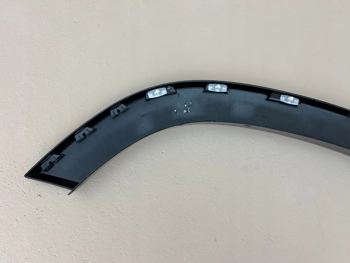 Dodge Ram 1500 2019- Stänkskydd höger fram image 7