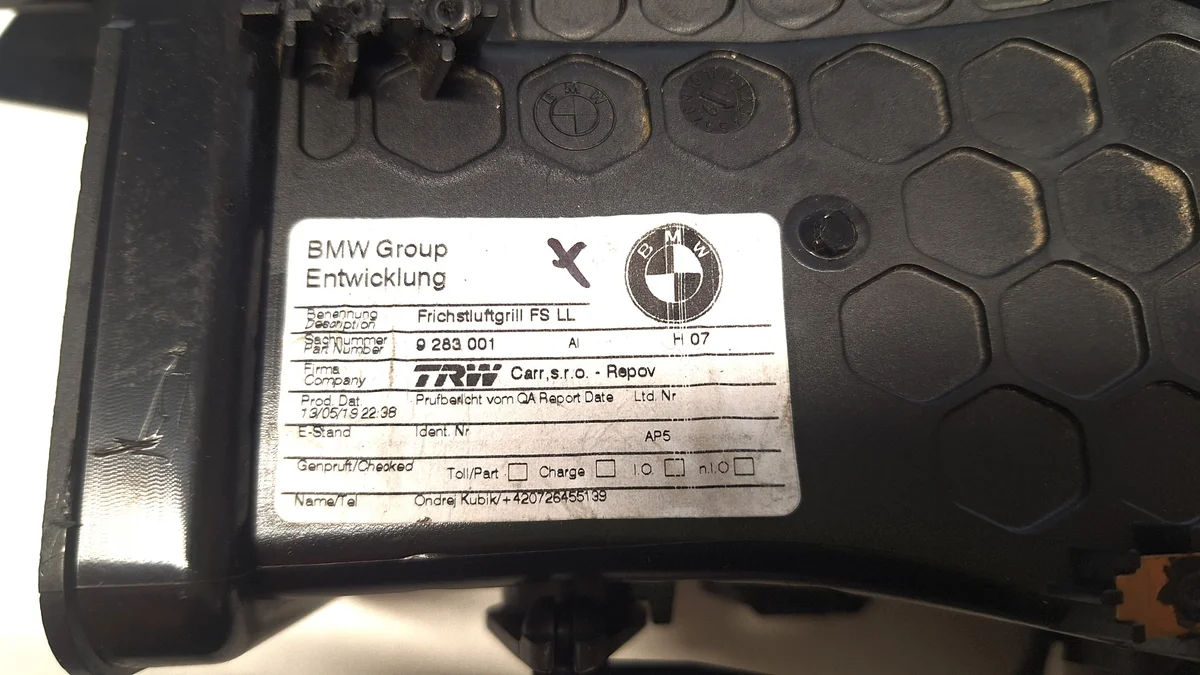 Rejilla BMW i3 I01 Izquierda 9283001 image 8