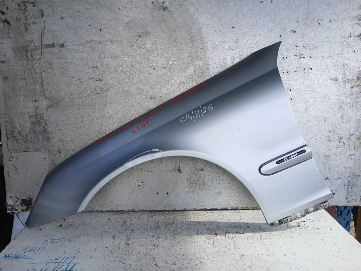 Voorpaneel links Mercedes C W203 54H25