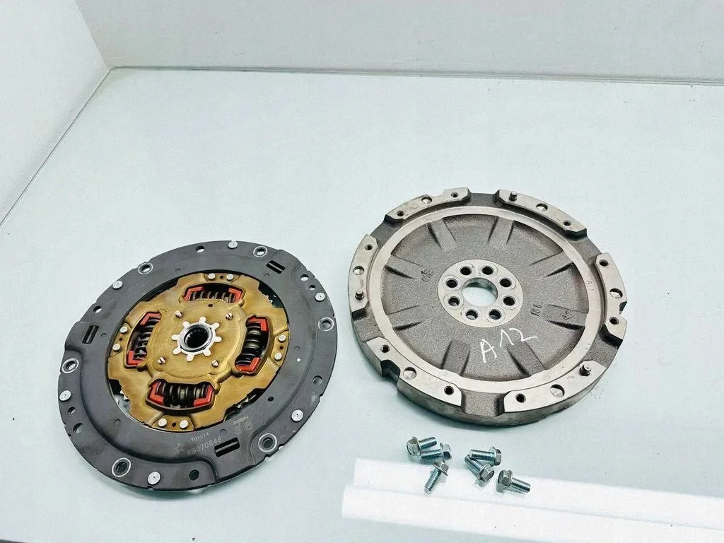 Schwungrad Toyota Auris 1.8L Hybrid 8B070646