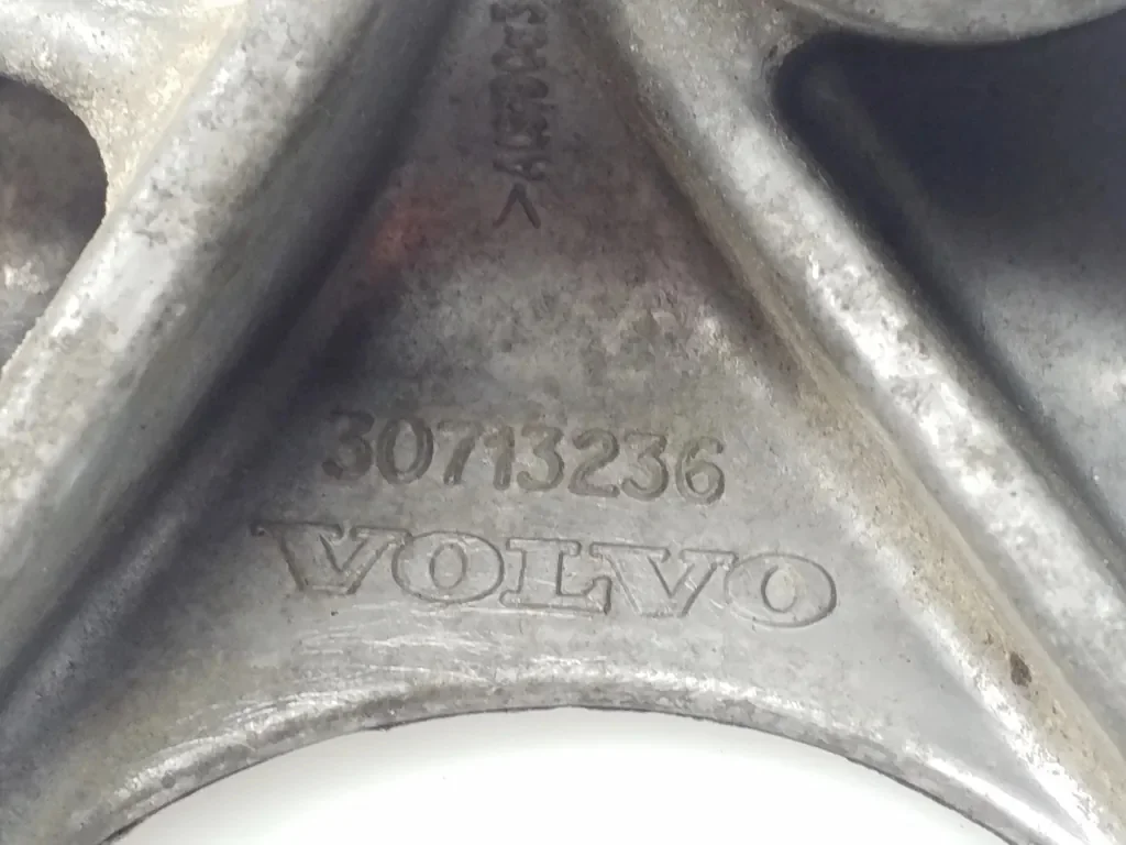 Volvo XC60 2.4L Diesel Front Reducer 30713236 image 3