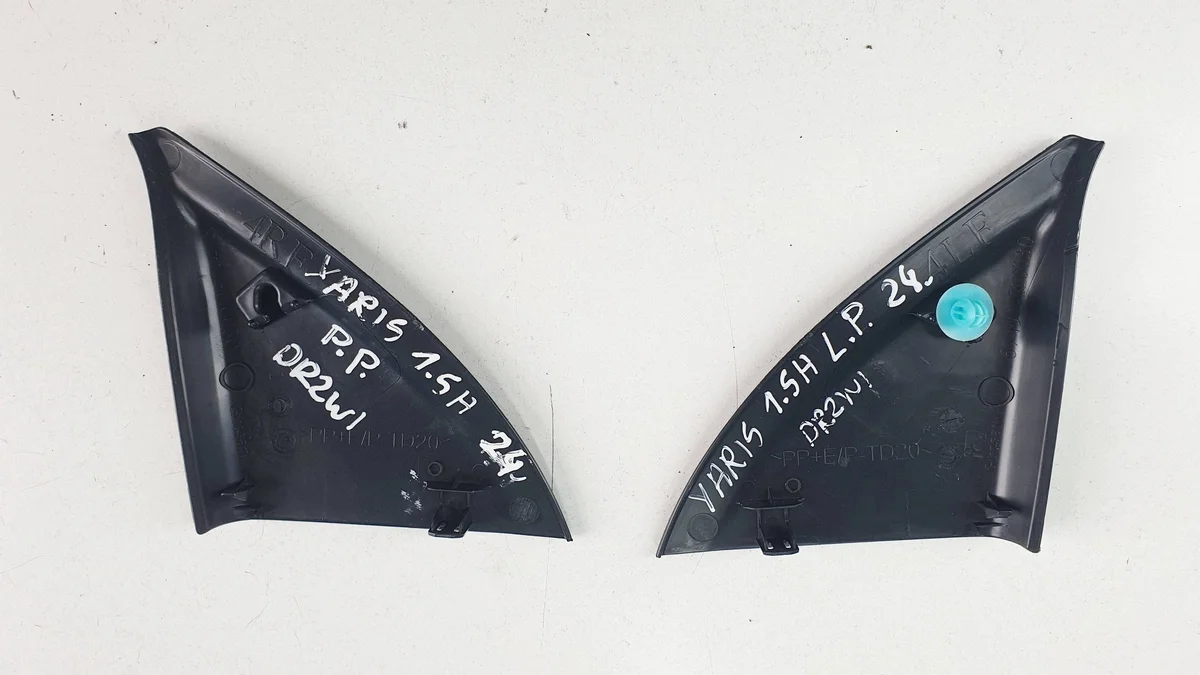 Toyota Yaris IV Türdreieck Links Vorne Abdeckung image 3