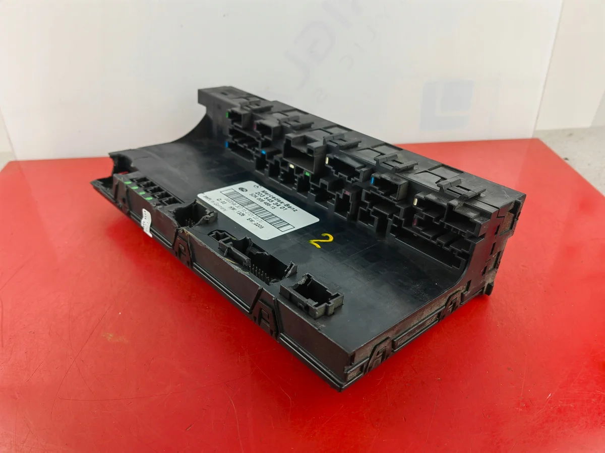 Mercedes W203 Sicherungskasten Modul SAM 2035453401 image 3